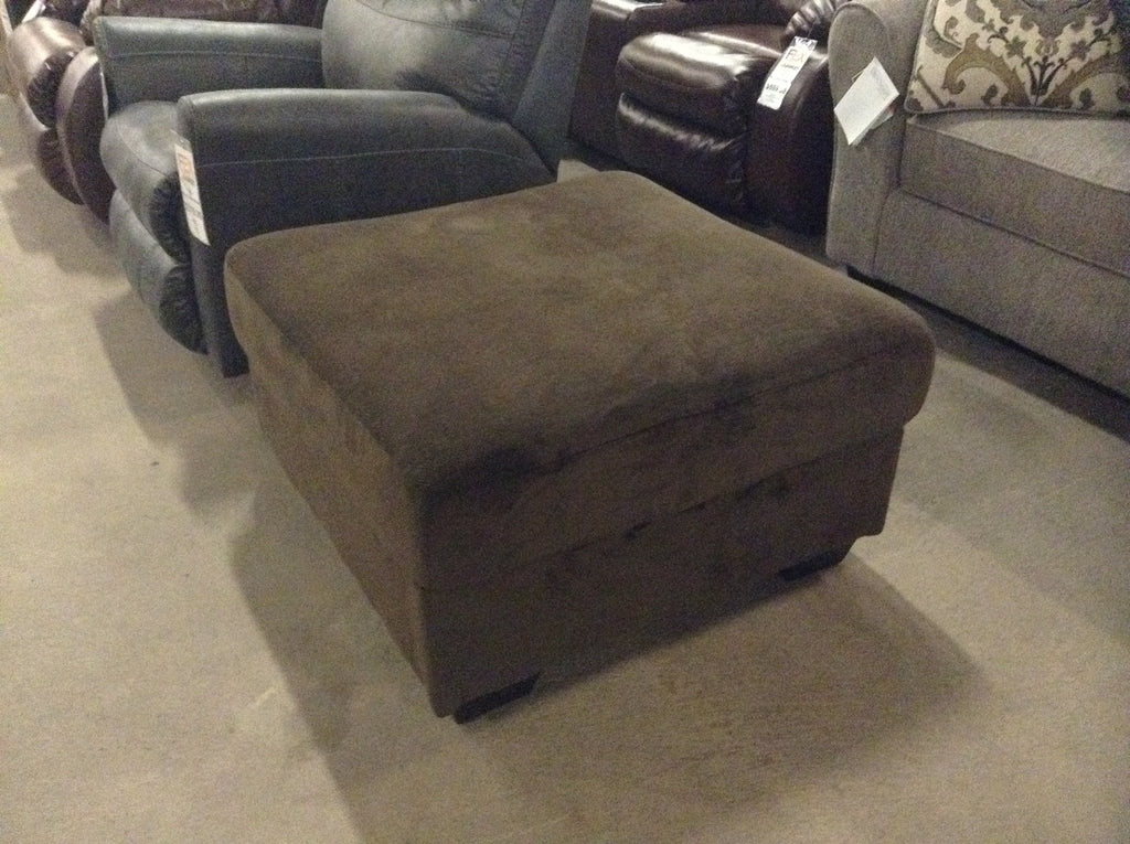 Dailey Ottoman (In 3 Colors)