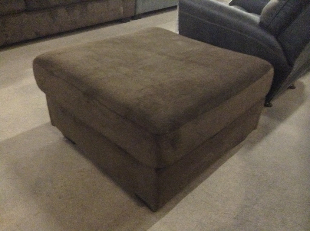Dailey Ottoman (In 3 Colors)