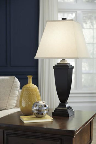 Amerigin Lamp Pair