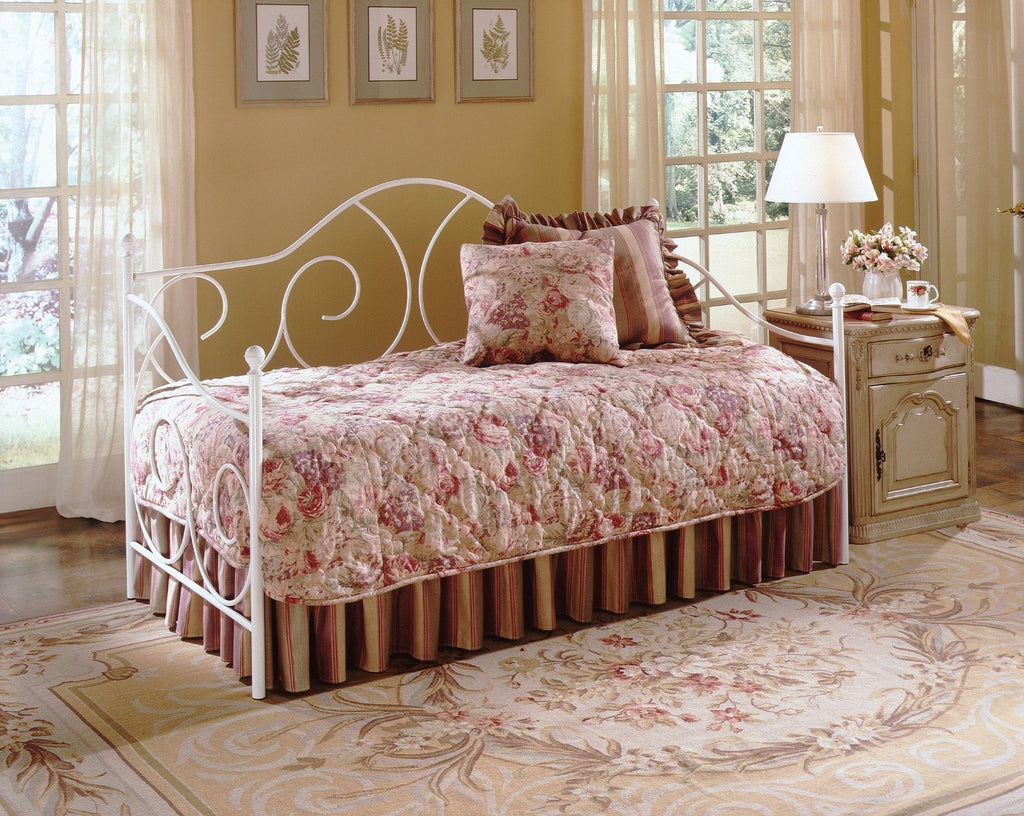 Caroline Daybed in 2 Colors